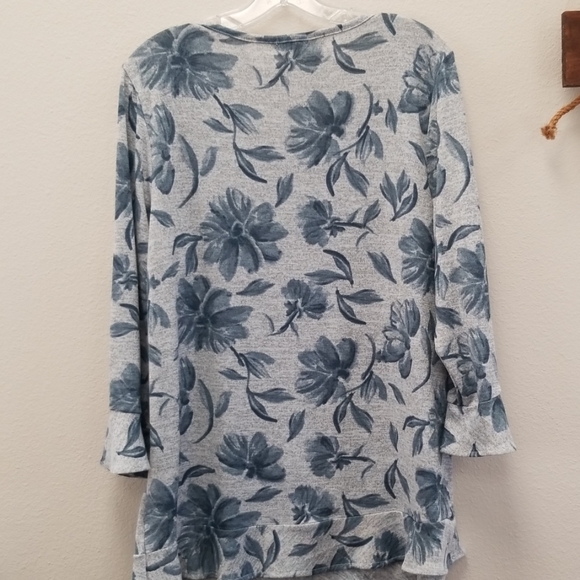 Bundle 3/$20 Westport 1X top EUC - Picture 5 of 5